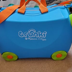 Hard side kid luggage - trunki
